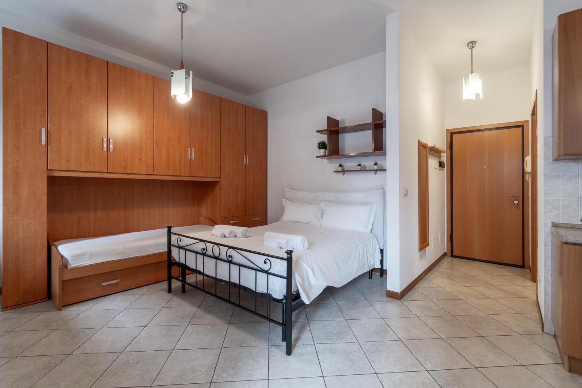 4 Star Family & Friends Apt - Self Check-In Bolonha Exterior foto